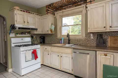 Kitchen - 408 N Maple, Ishpeming, MI 49849 photo 2 of 5