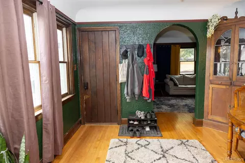 Entry Way - 408 N Maple, Ishpeming, MI 49849 photo 3 of 8