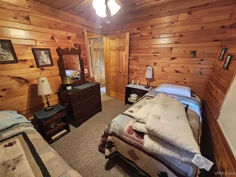 Bedroom - 14851 Co Rd Cs, Ishpeming, MI 49849 photo 8 of 10