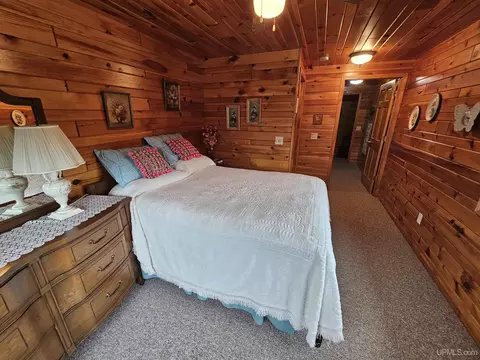 Bedroom - 14851 Co Rd Cs, Ishpeming, MI 49849 photo 6 of 10