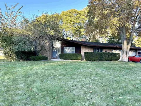 34 W Breitmeyer, Mount Clemens, MI 48043