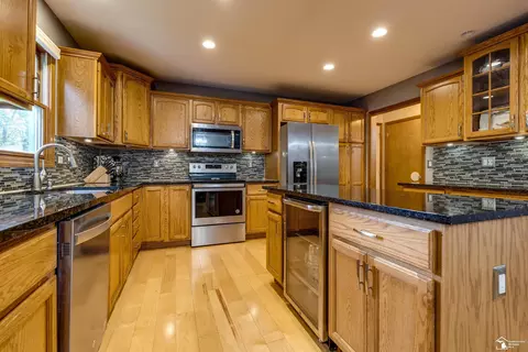 982 Eagle Rdg, Temperance, MI 48182 photo 12