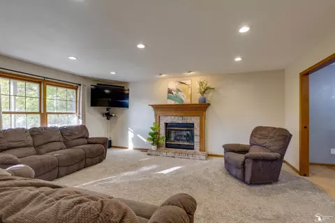982 Eagle Rdg, Temperance, MI 48182 photo 8