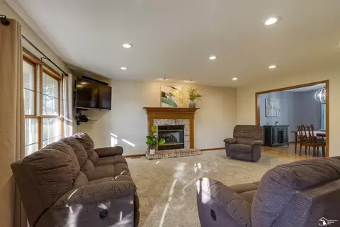 982 Eagle Rdg, Temperance, MI 48182 photo 6