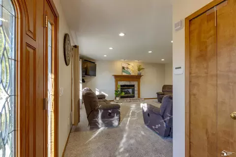 982 Eagle Rdg, Temperance, MI 48182 photo 5