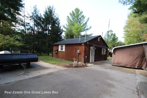 714 E Mid-gladwin Co Ln Rd, Hope, MI 48628 photo 2