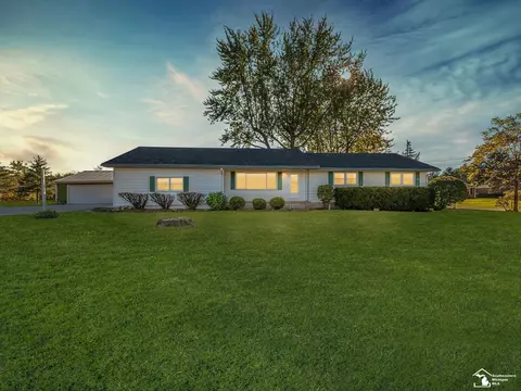 3293 N Otter Crk, Monroe, MI 48161