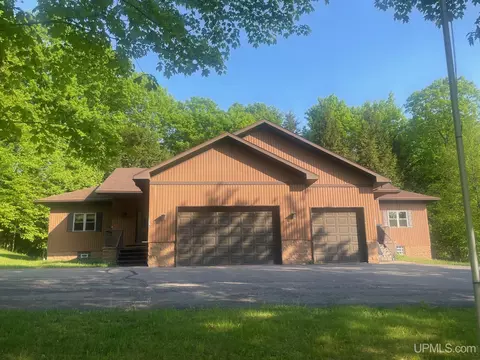 737 Grove, Marquette, MI 49855