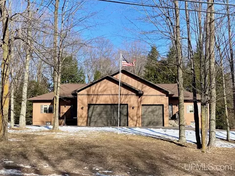 737 Grove, Marquette, MI 49855