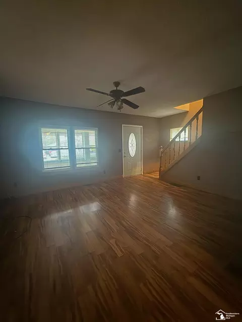 Living - 422 Riverview, Monroe, MI 48162 photo 2 of 2