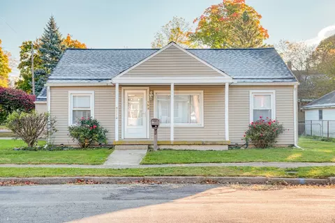 752 N Saginaw, Owosso, MI 48867