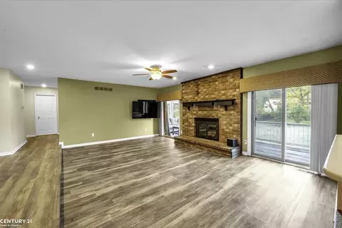 785 Townsend, Leonard, MI 48367 photo 12
