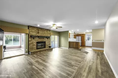 785 Townsend, Leonard, MI 48367 photo 13