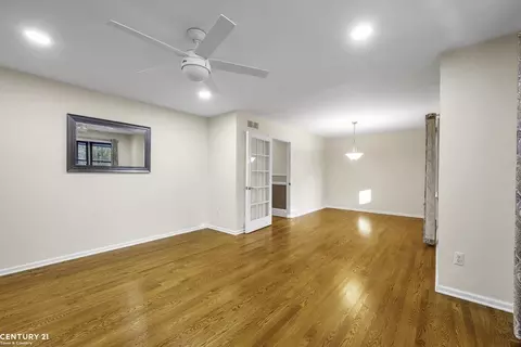 785 Townsend, Leonard, MI 48367 photo 6