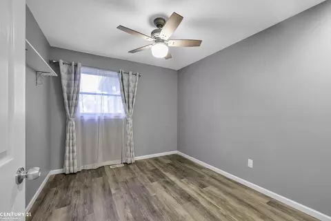 785 Townsend, Leonard, MI 48367 photo 24