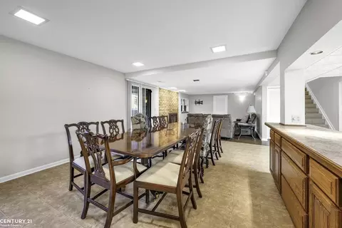 785 Townsend, Leonard, MI 48367 photo 29
