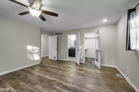 785 Townsend, Leonard, MI 48367 photo 19