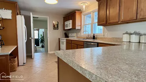 1659 Copas, Owosso, MI 48867 photo 4