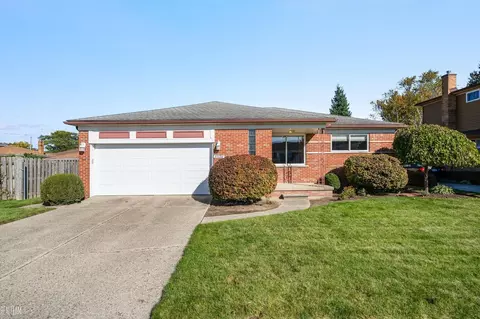11131 Irvington, Warren, MI 48093