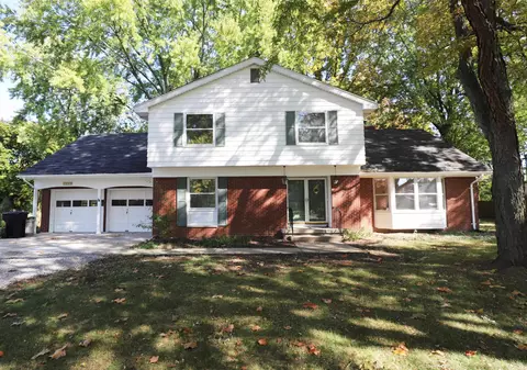 1042 Western Hls, Flint, MI 48532