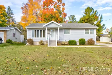 2105 17th, Menominee, MI 49858