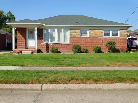 22549 Shorewood, Saint Clair Shores, MI 48081