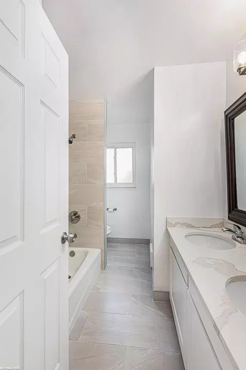 Bath - 32048 Bradner, Warren, MI 48088 photo 1 of 1