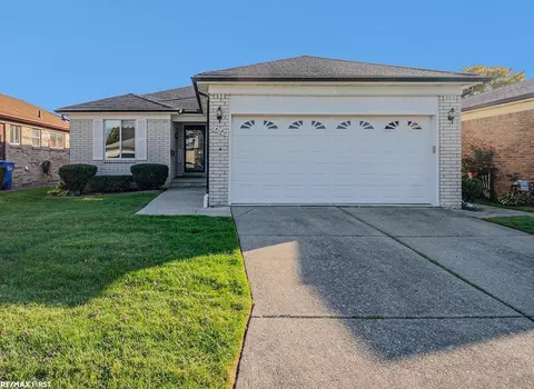 15180 La Grande, Warren, MI 48088