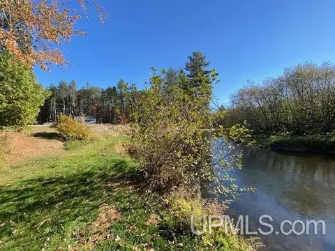 208 Timberlane, Marquette, MI 49855
