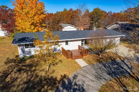 7439 S Lake Bluff O5, Gladstone, MI 49837