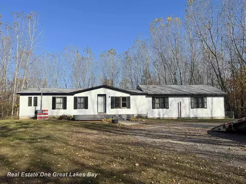 875 S Iva, Hemlock, MI 48626