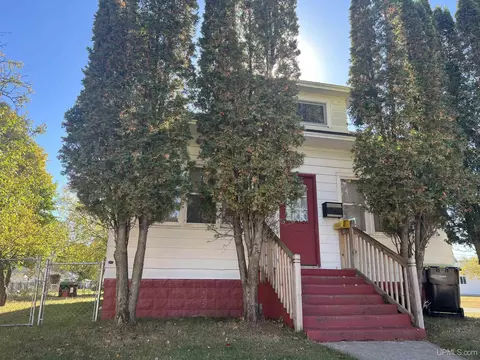 1025 W A, Iron Mountain, MI 49801