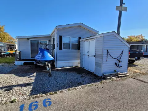 831 S Main St #166, Au Gres, MI 48703