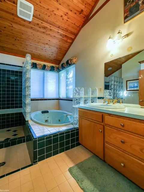 Bath - 16 Golfside, Saint Clair, MI 48079 photo 1 of 4