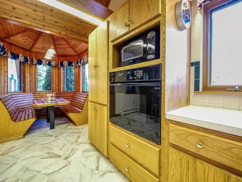 Kitchen - 16 Golfside, Saint Clair, MI 48079 photo 4 of 7