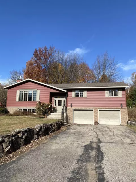 W8044 Scott, Iron Mountain, MI 49801