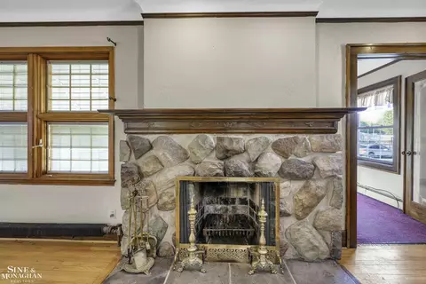 Living - 734 Neff, Grosse Pointe, MI 48230 photo 2 of 3