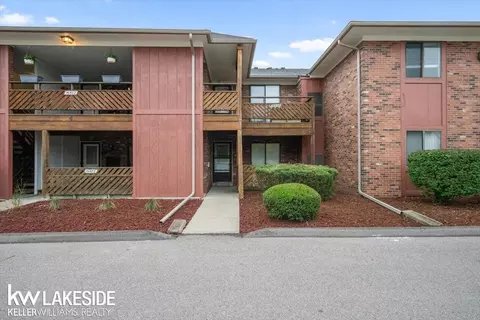 16490 Clarkson UNIT 55, Fraser, MI 48026