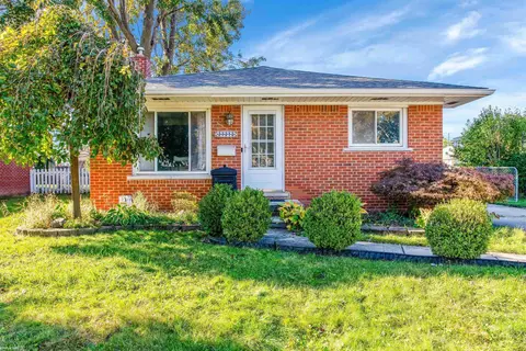 23212 Deziel, Saint Clair Shores, MI 48082