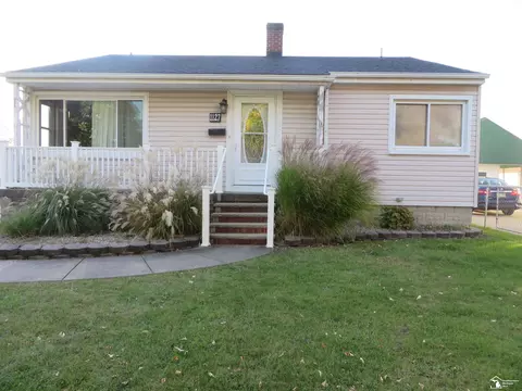 1127 Bentley, Monroe, MI 48162