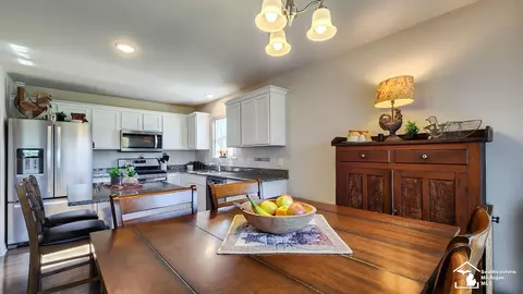 Dining - 2131 Gunnison, Monroe, MI 48162 photo 1 of 1