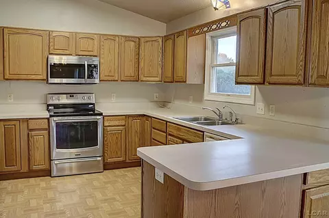 Kitchen - 3166 Cobblestone, Tecumseh, MI 49286 photo 1 of 2
