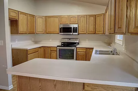 Kitchen - 3166 Cobblestone, Tecumseh, MI 49286 photo 2 of 2