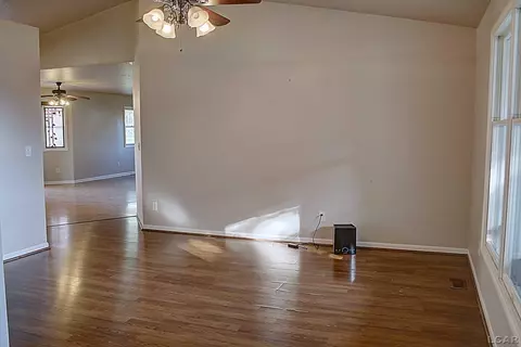 Living - 3166 Cobblestone, Tecumseh, MI 49286 photo 4 of 5