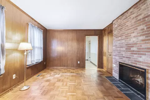Living - 1537 Flushing, Flushing, MI 48433 photo 4 of 4