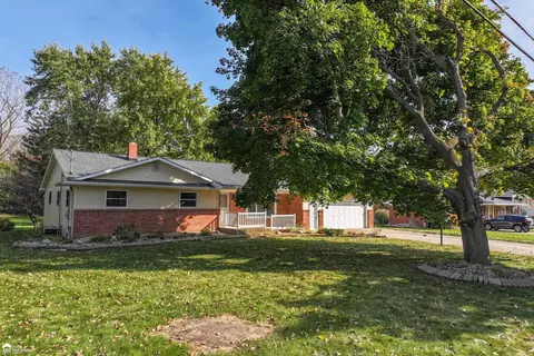2354 Middlecroft Dr, Burton, MI 48509