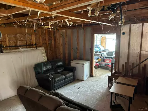 3334 Valley, Adrian, MI 49221 photo 8
