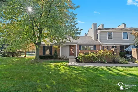 39878 Crosswinds, Novi, MI 48375