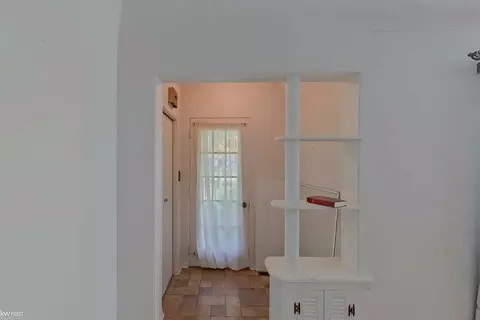 Entry Way - 803 Moore, Davison, MI 48423 photo 1 of 1