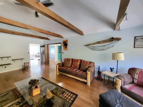 Living - 1552 N Shaw, Gladwin, MI 48624 photo 4 of 5